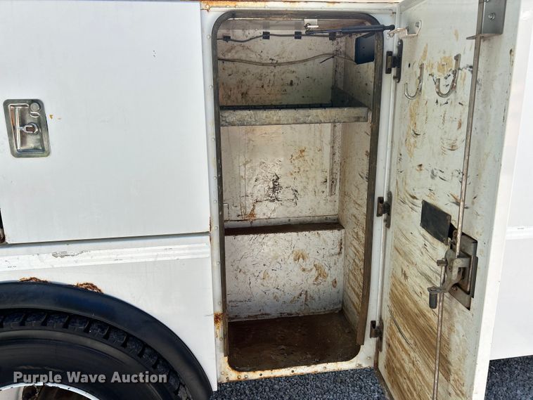 image for item EK3063 2014 Hino 338 utility / service truck