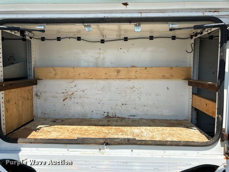 image for item EK3063 2014 Hino 338 utility / service truck