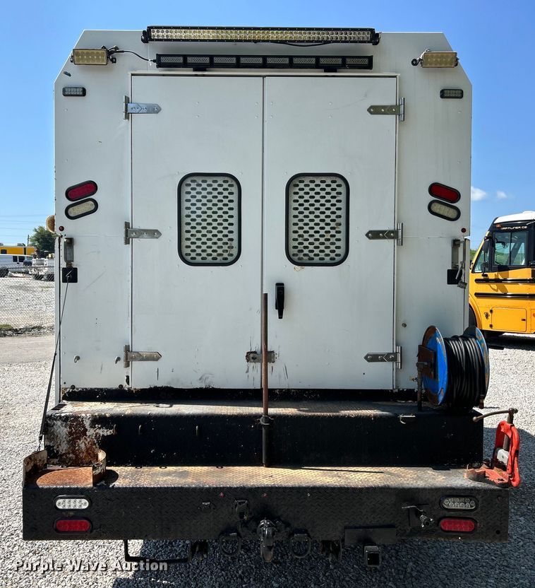 image for item EK3063 2014 Hino 338 utility / service truck