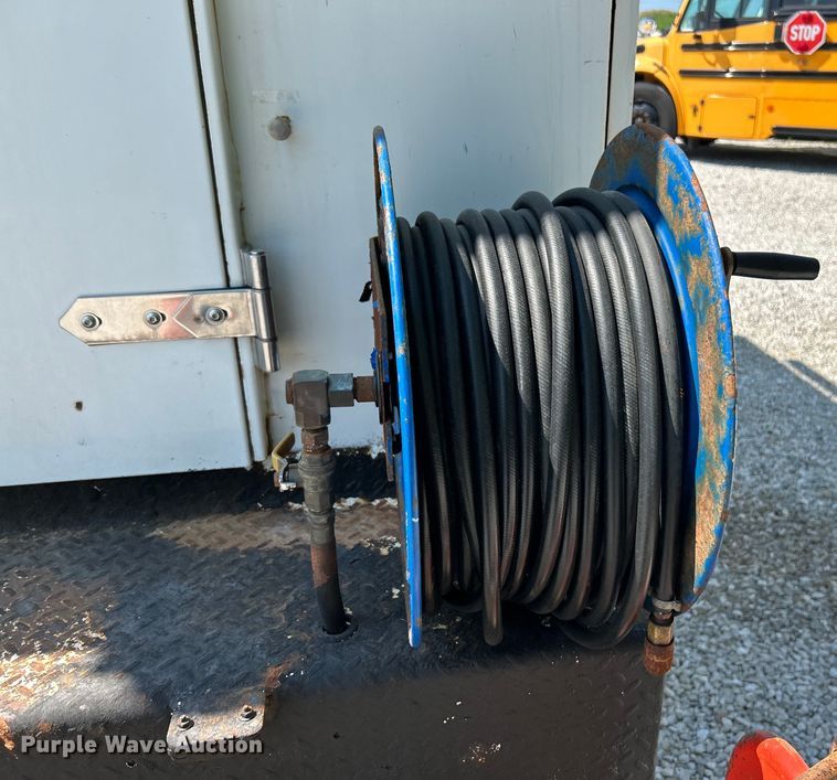 image for item EK3063 2014 Hino 338 utility / service truck