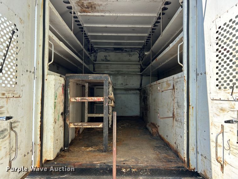 image for item EK3063 2014 Hino 338 utility / service truck