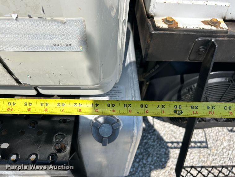 image for item EK3063 2014 Hino 338 utility / service truck