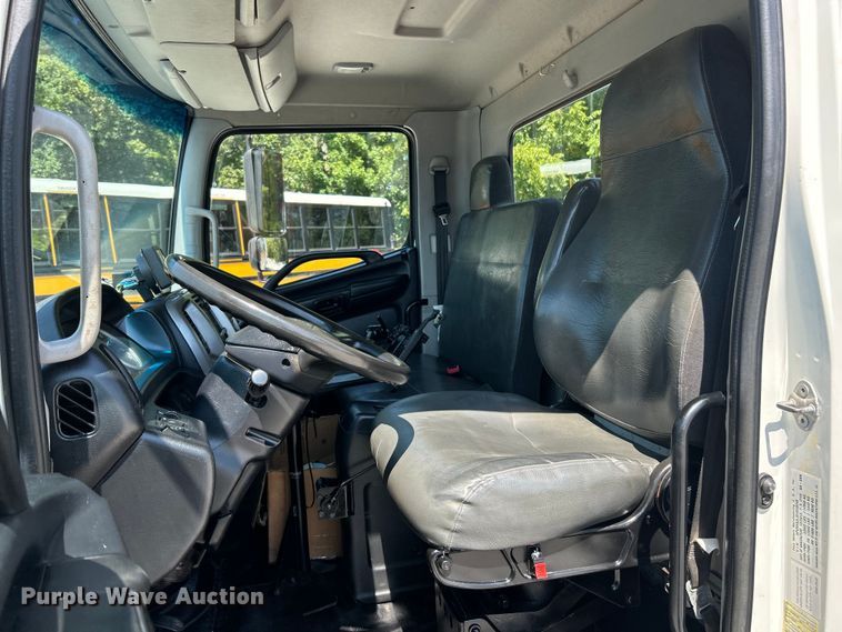 image for item EK3063 2014 Hino 338 utility / service truck