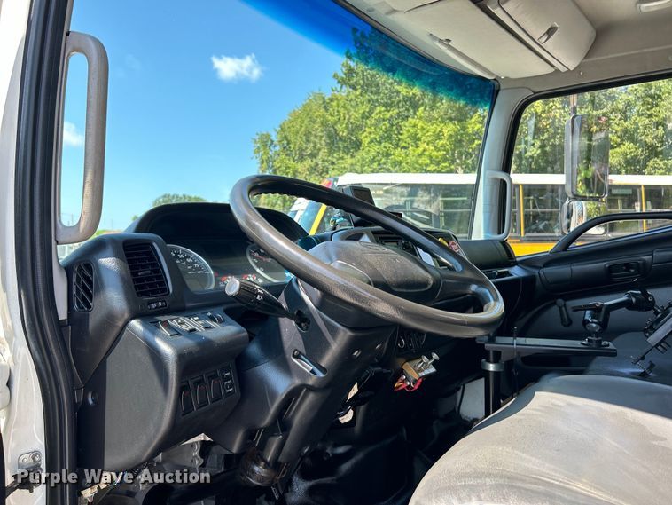 image for item EK3063 2014 Hino 338 utility / service truck