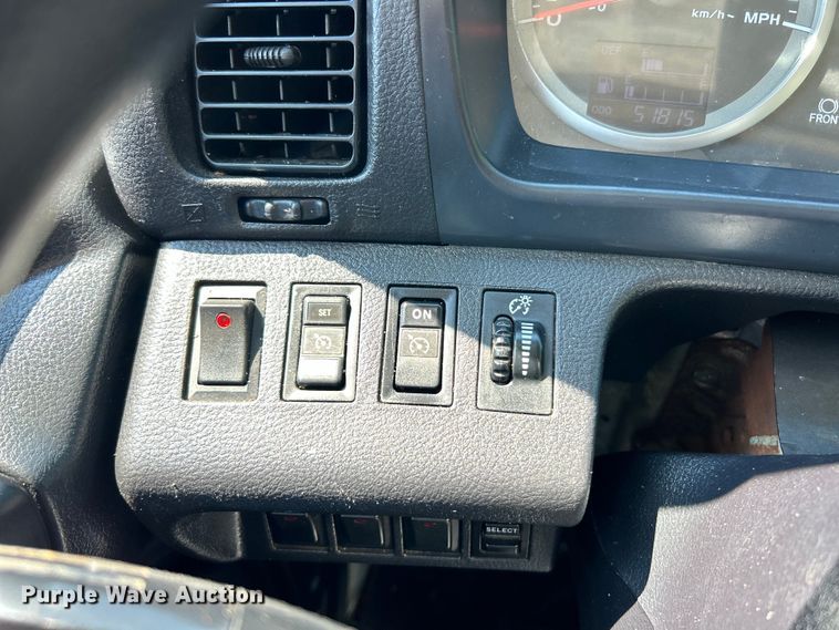 image for item EK3063 2014 Hino 338 utility / service truck