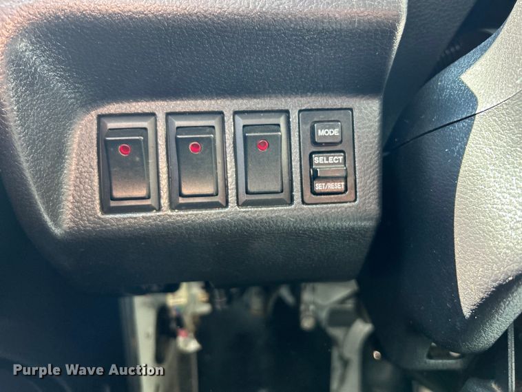 image for item EK3063 2014 Hino 338 utility / service truck