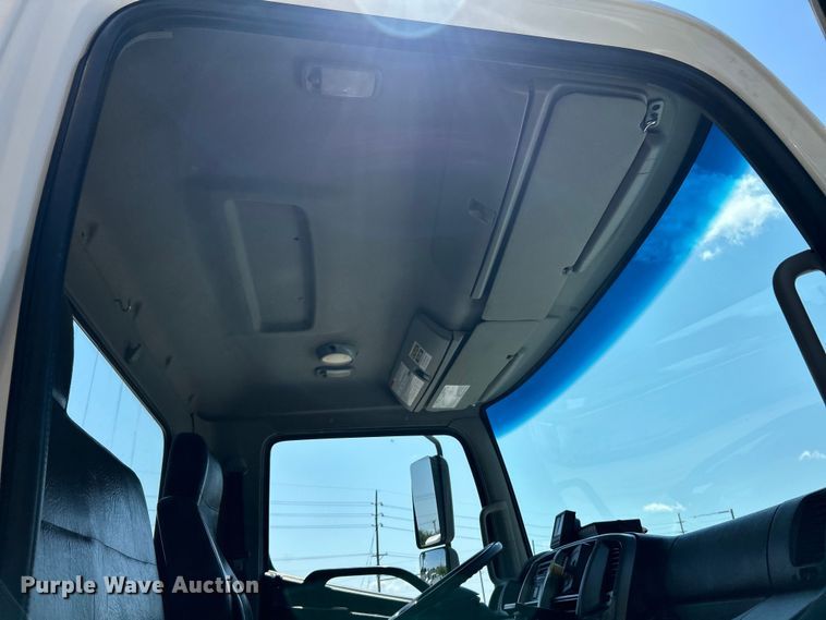 image for item EK3063 2014 Hino 338 utility / service truck