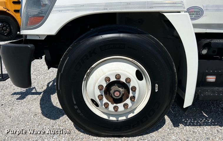 image for item EK3063 2014 Hino 338 utility / service truck