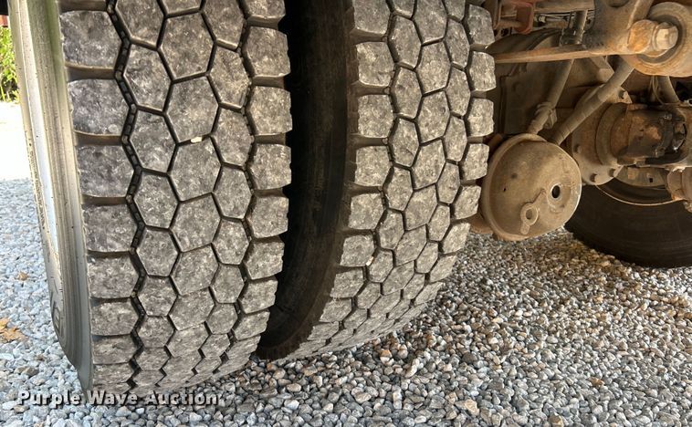 image for item EK3063 2014 Hino 338 utility / service truck