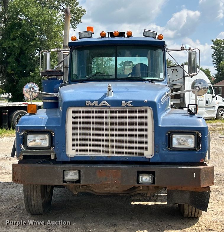 image for item EK3097 1994 Mack RD hook lift truck