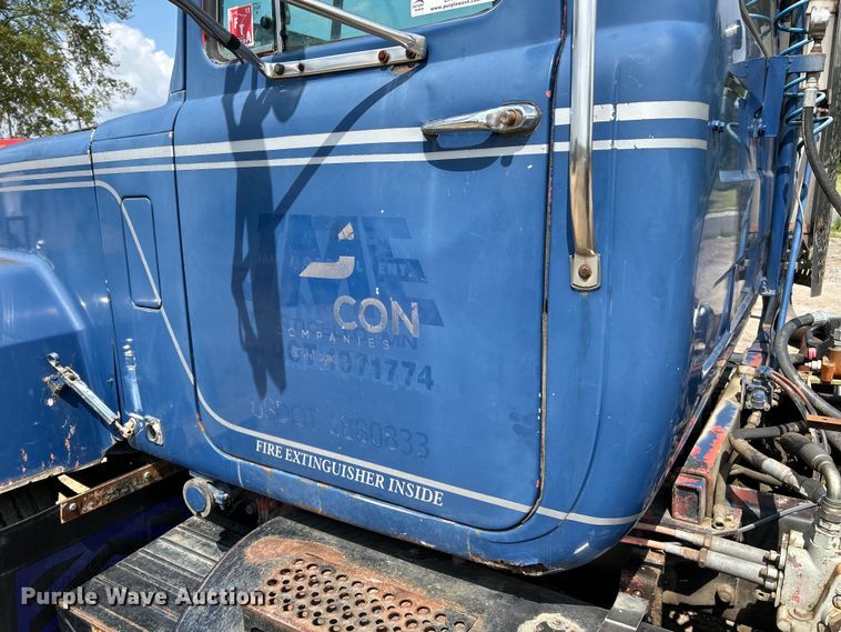 image for item EK3097 1994 Mack RD hook lift truck