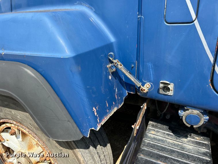 image for item EK3097 1994 Mack RD hook lift truck