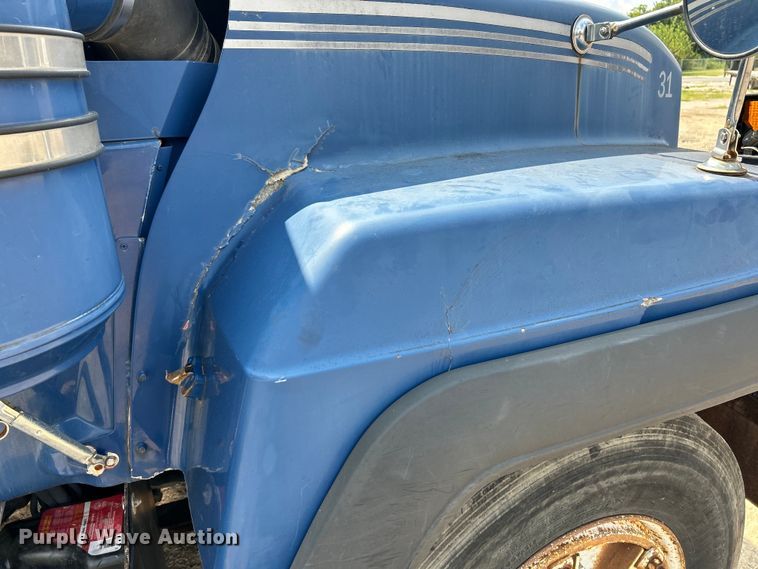 image for item EK3097 1994 Mack RD hook lift truck