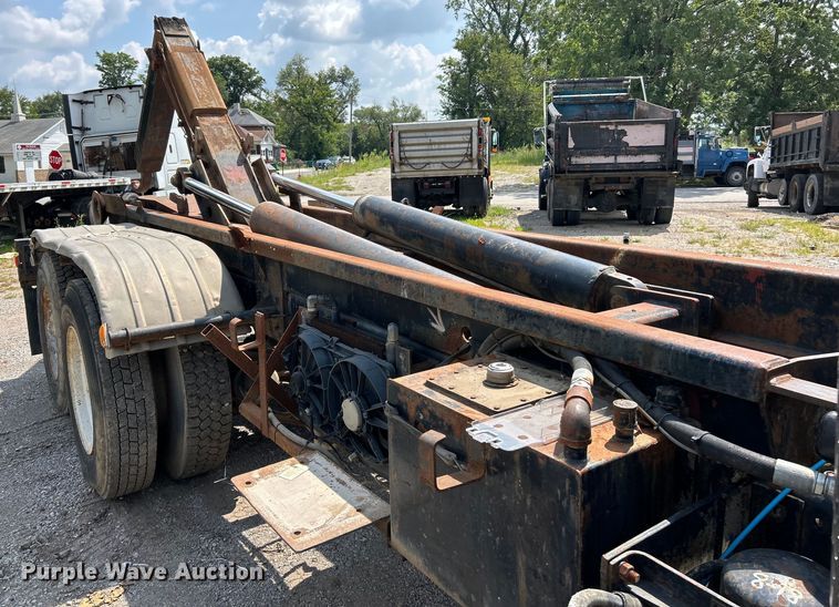 image for item EK3097 1994 Mack RD hook lift truck