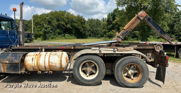 image for item EK3097 1994 Mack RD hook lift truck