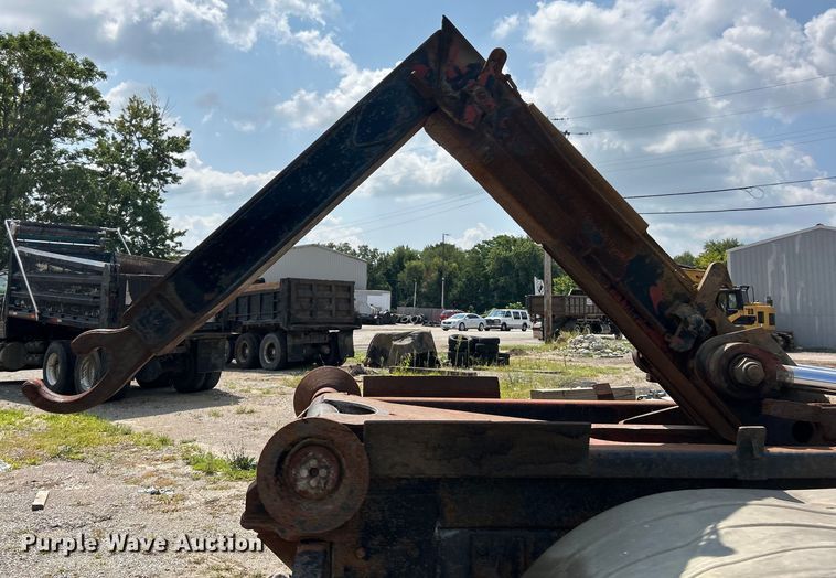 image for item EK3097 1994 Mack RD hook lift truck