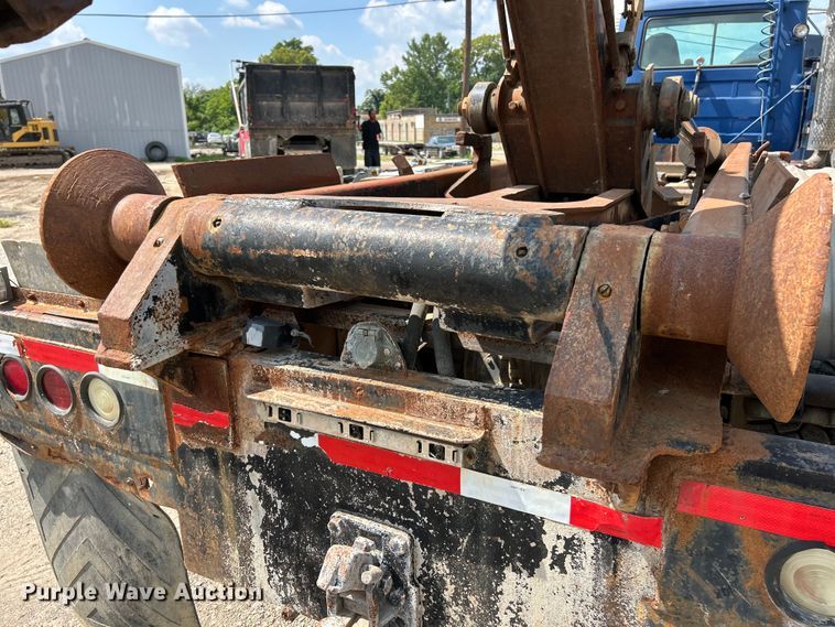 image for item EK3097 1994 Mack RD hook lift truck