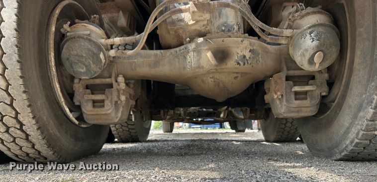 image for item EK3097 1994 Mack RD hook lift truck