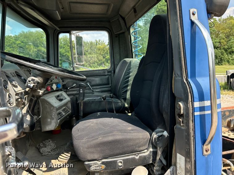 image for item EK3097 1994 Mack RD hook lift truck