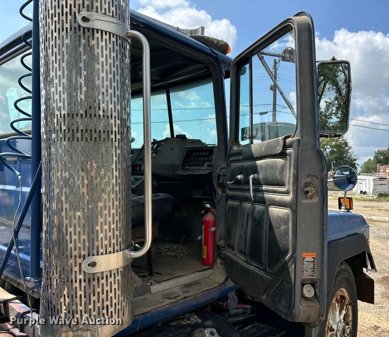 image for item EK3097 1994 Mack RD hook lift truck