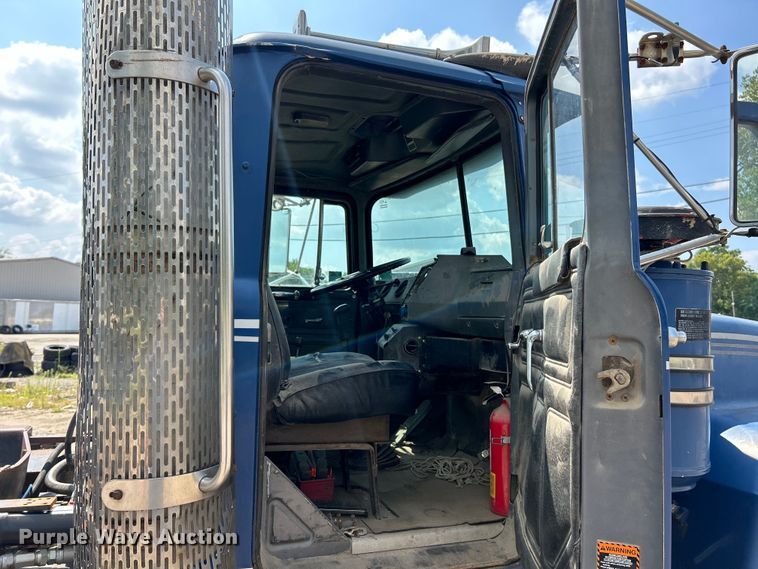 image for item EK3097 1994 Mack RD hook lift truck