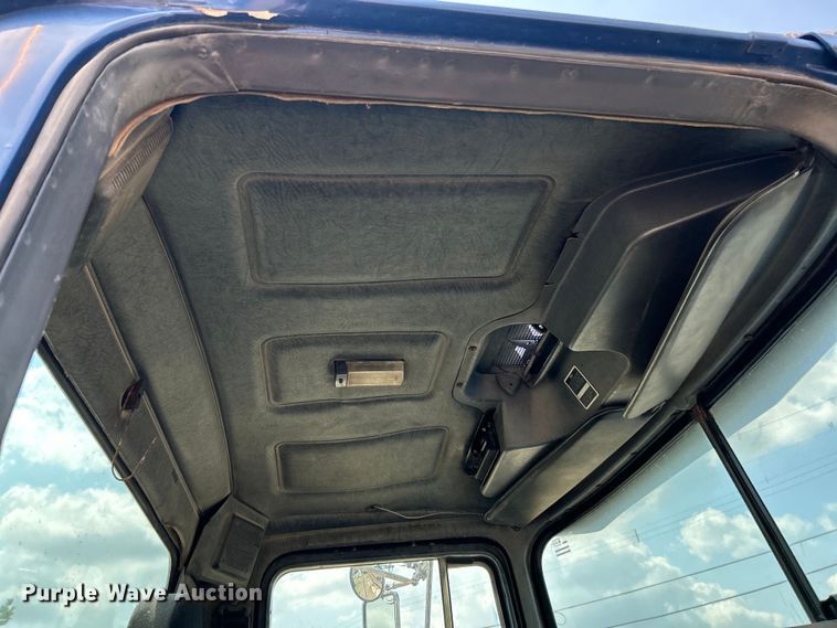 image for item EK3097 1994 Mack RD hook lift truck