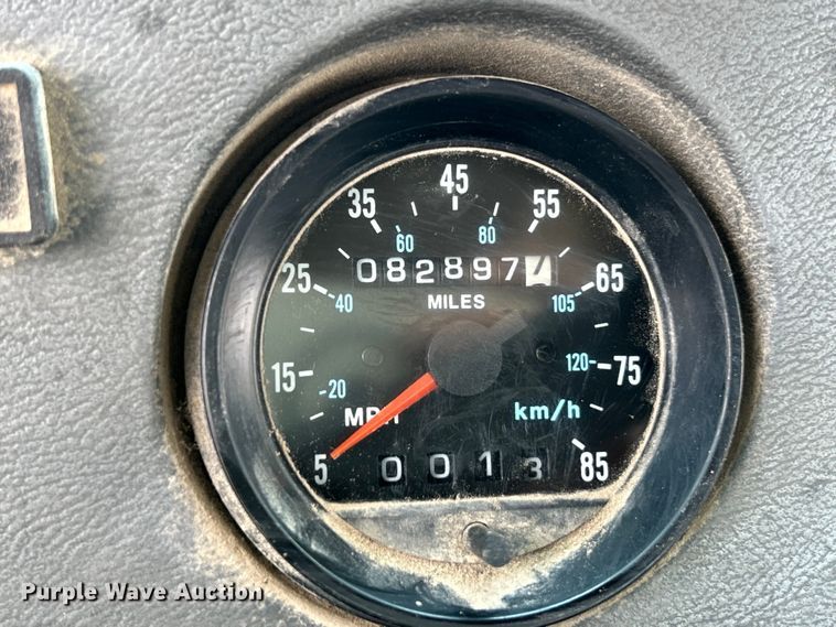 image for item EK3097 1994 Mack RD hook lift truck