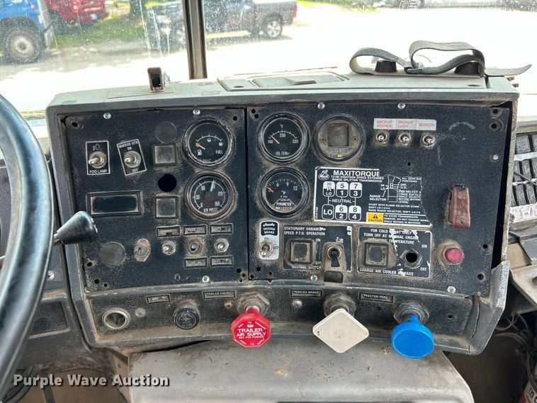 image for item EK3097 1994 Mack RD hook lift truck