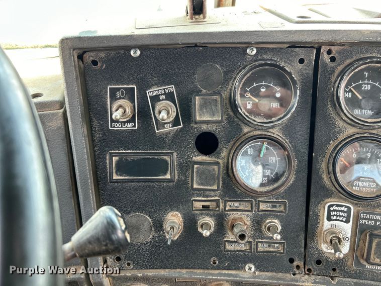 image for item EK3097 1994 Mack RD hook lift truck