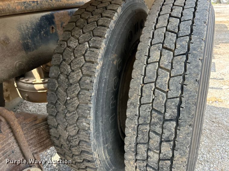 image for item EK3097 1994 Mack RD hook lift truck