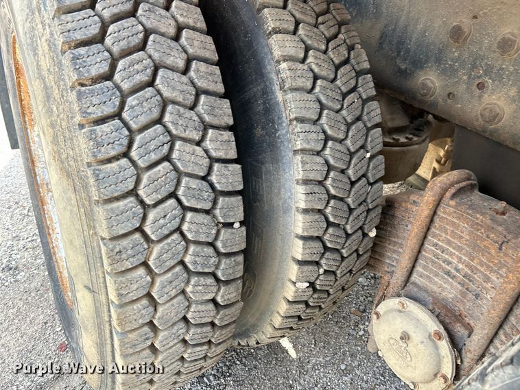 image for item EK3097 1994 Mack RD hook lift truck