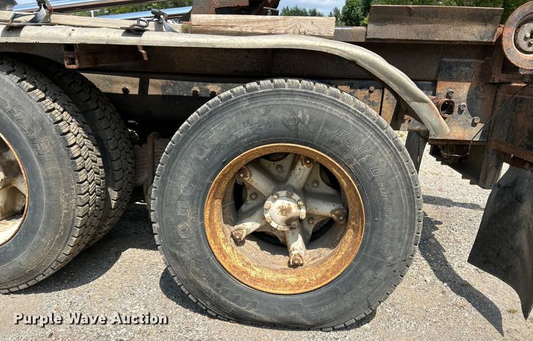 image for item EK3097 1994 Mack RD hook lift truck