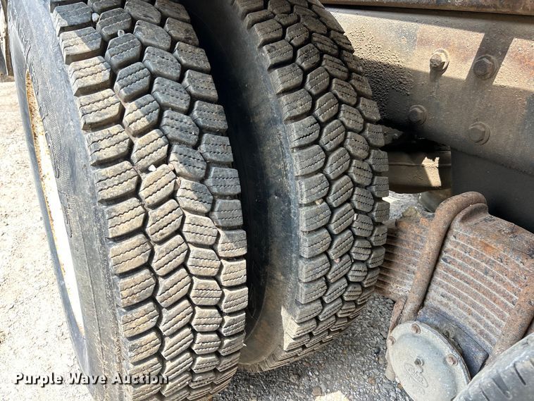 image for item EK3097 1994 Mack RD hook lift truck