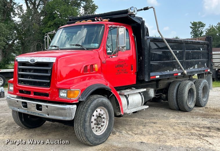 image for item EK3098 1998 Ford LT8501 dump truck