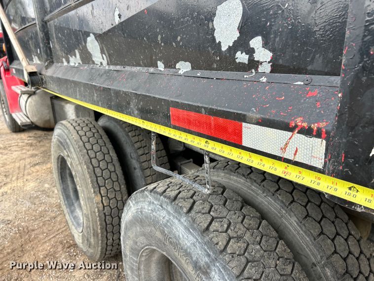 image for item EK3098 1998 Ford LT8501 dump truck