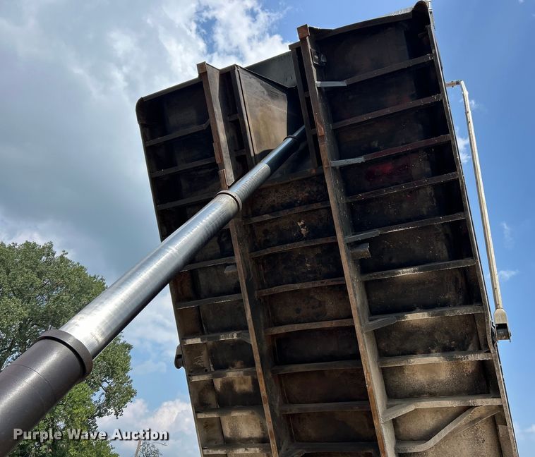 image for item EK3098 1998 Ford LT8501 dump truck