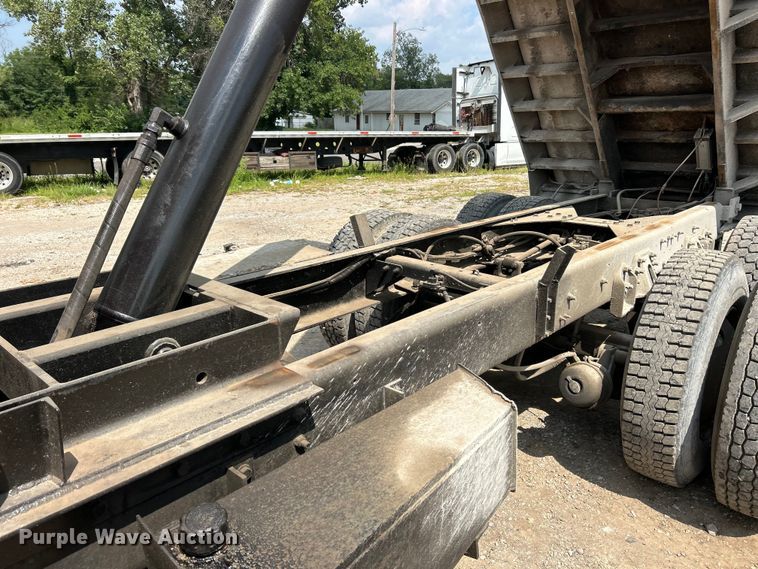 image for item EK3098 1998 Ford LT8501 dump truck