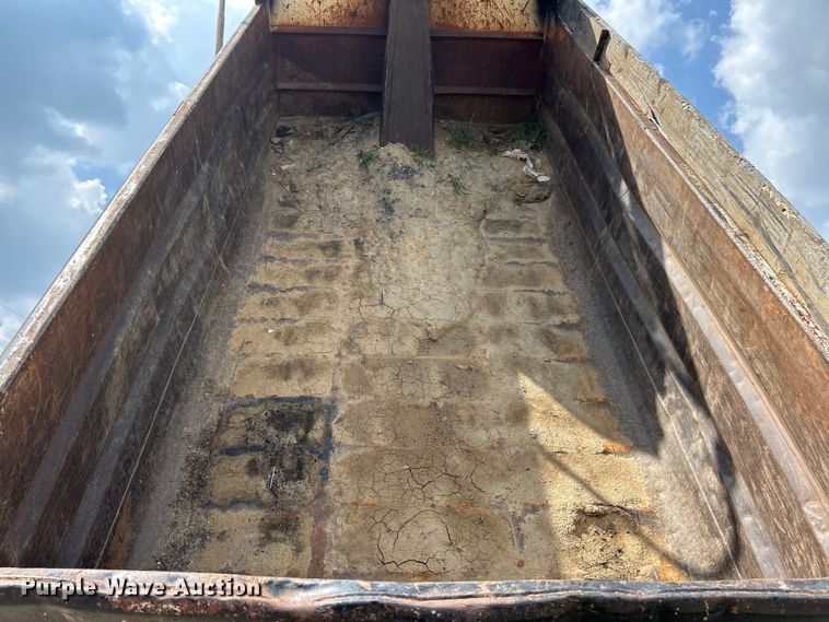 image for item EK3098 1998 Ford LT8501 dump truck