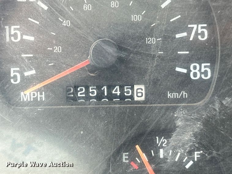 image for item EK3098 1998 Ford LT8501 dump truck