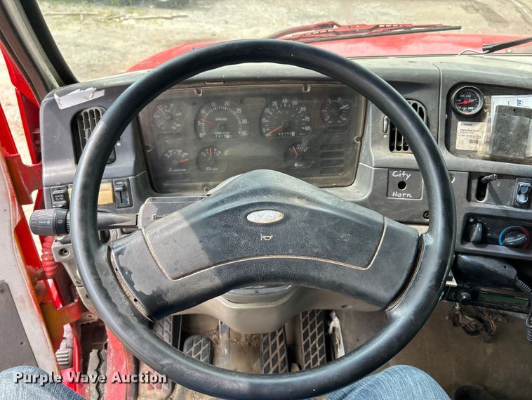 image for item EK3098 1998 Ford LT8501 dump truck