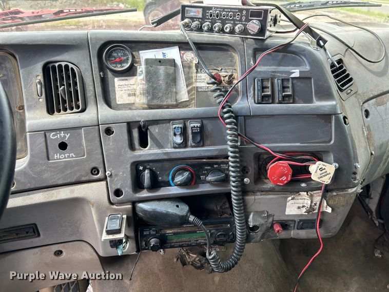 image for item EK3098 1998 Ford LT8501 dump truck