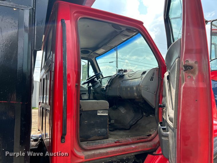 image for item EK3098 1998 Ford LT8501 dump truck