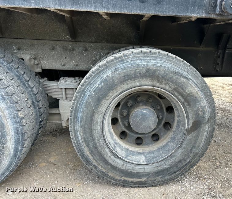 image for item EK3098 1998 Ford LT8501 dump truck