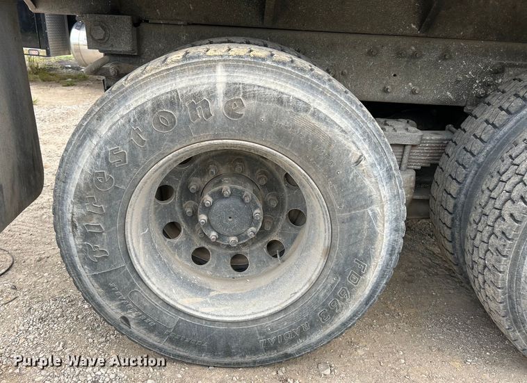 image for item EK3098 1998 Ford LT8501 dump truck