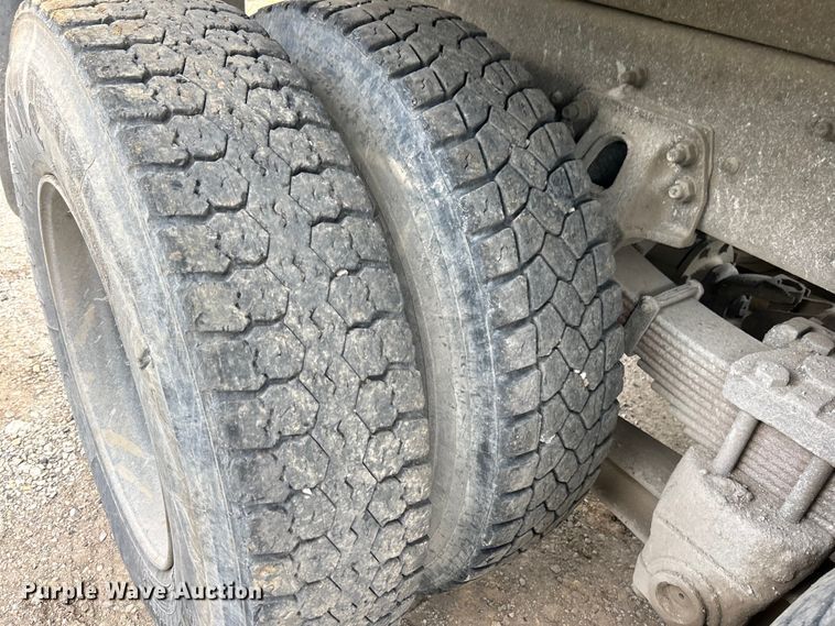 image for item EK3098 1998 Ford LT8501 dump truck