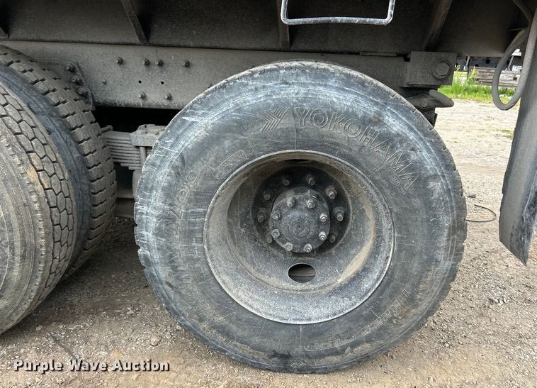 image for item EK3098 1998 Ford LT8501 dump truck