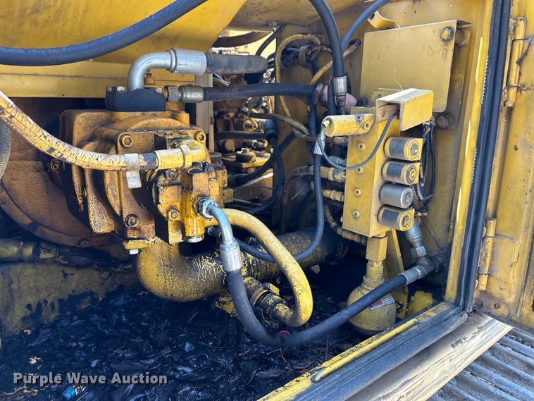 image for item EK3212 1998 Komatsu PC150LC-6K excavator