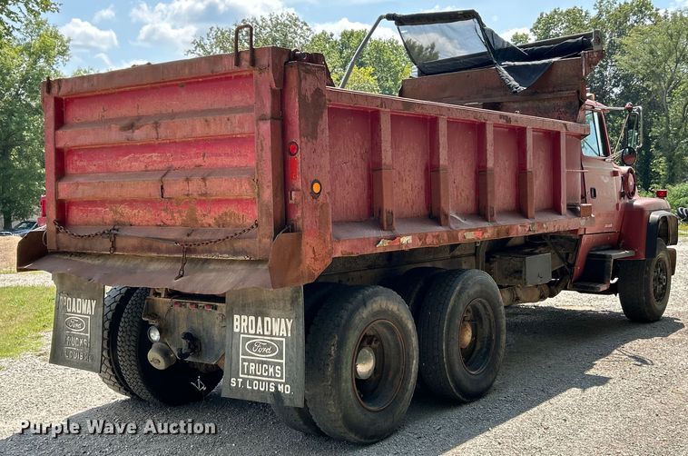 image for item EK3215 1994 Ford L8000 dump truck