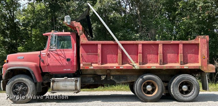 image for item EK3215 1994 Ford L8000 dump truck