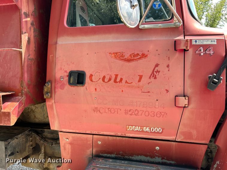 image for item EK3215 1994 Ford L8000 dump truck